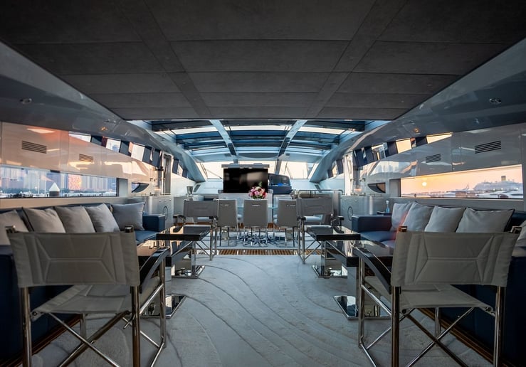 Lady Maya 105 piede (33m) Barca a motore a Dubai Harbour in affitto a Dubai 10