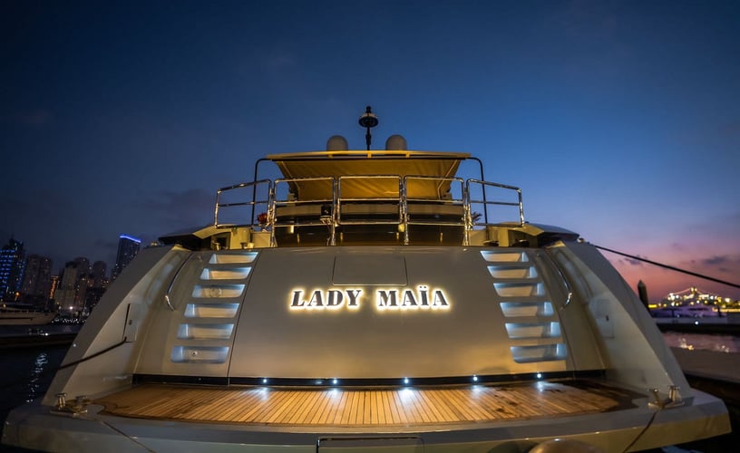 Lady Maya 105 piede (33m) Barca a motore a Dubai Harbour in affitto a Dubai 2