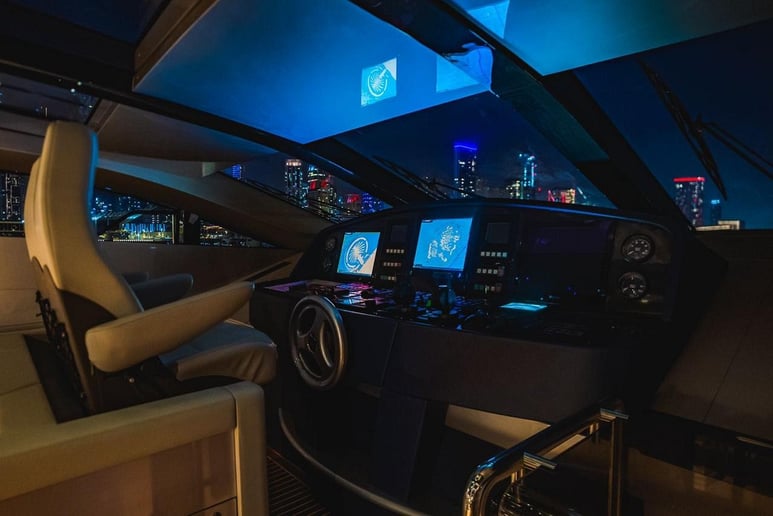 Lady Maya 105 piede (33m) Barca a motore a Dubai Harbour in affitto a Dubai 12