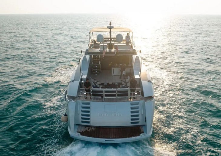 Lady Maya 105 piede (33m) Barca a motore a Dubai Harbour in affitto a Dubai