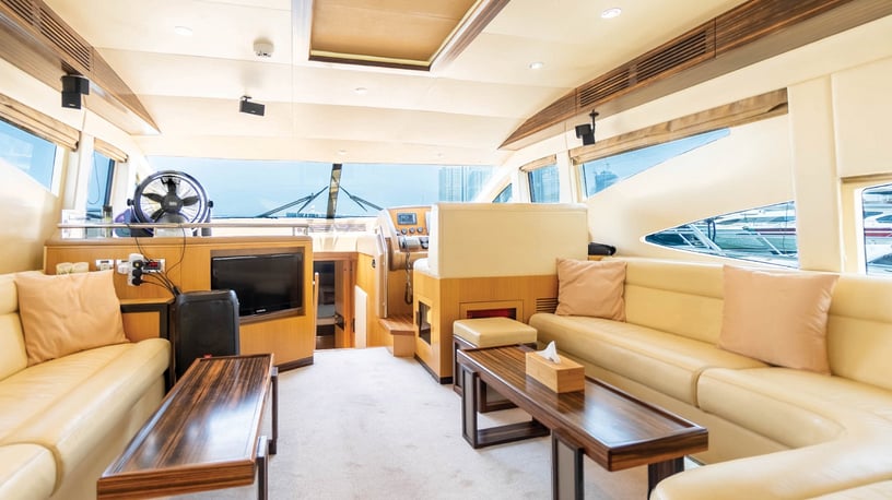 在迪拜 租 Majesty Lagoona 56 英尺 (18m) 动力船 在迪拜港 7