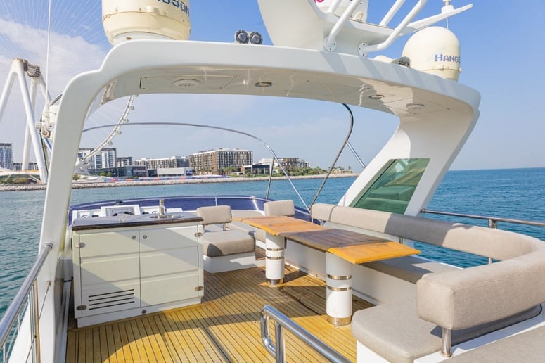Azimut Lana 62 Fu&szlig; (19m) Motorboot in Dubai Harbour  zur Miete in Dubai