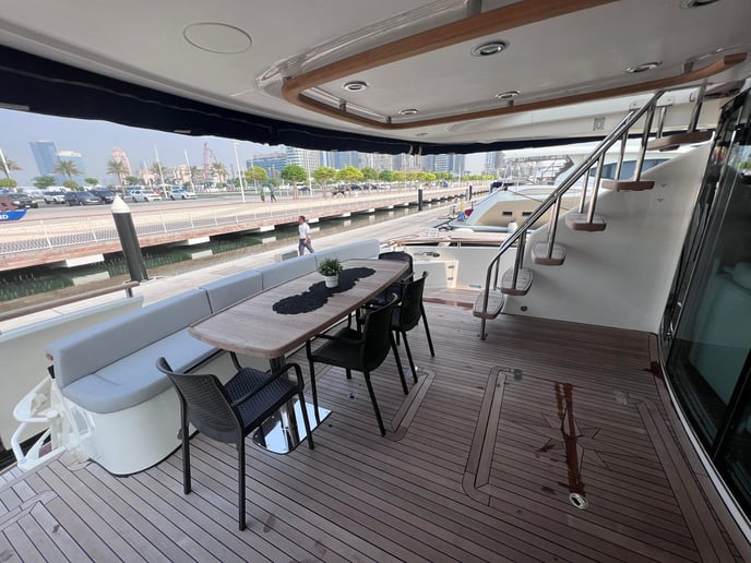 在迪拜 租 Fairline Liberty 80 英尺 (25m) 动力船 在迪拜港 6