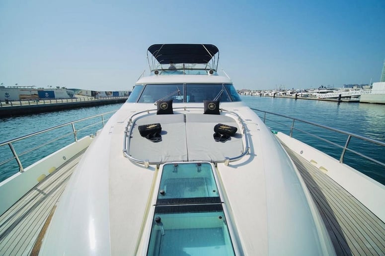 在迪拜 租 Fairline Liberty 80 英尺 (25m) 动力船 在迪拜港 1
