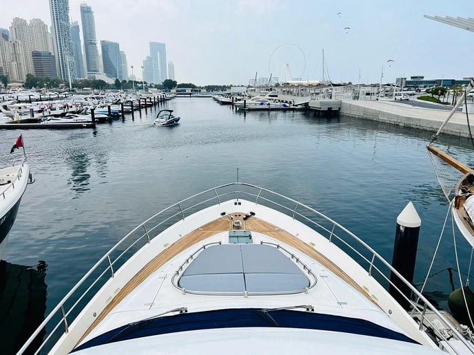在迪拜 租 Fairline Liberty 80 英尺 (25m) 动力船 在迪拜港 2