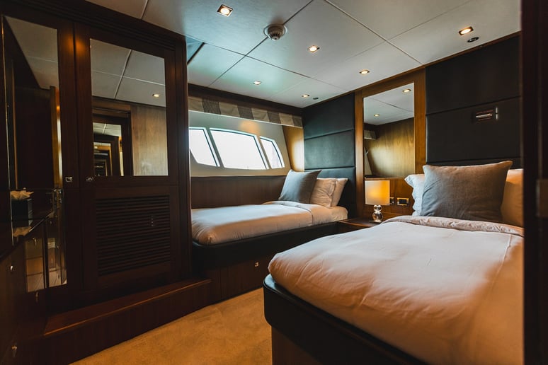 إيجار Sunseeker Lucien 131 قدم (40m) زورق قوي فيدبي هاربر في دبي 13
