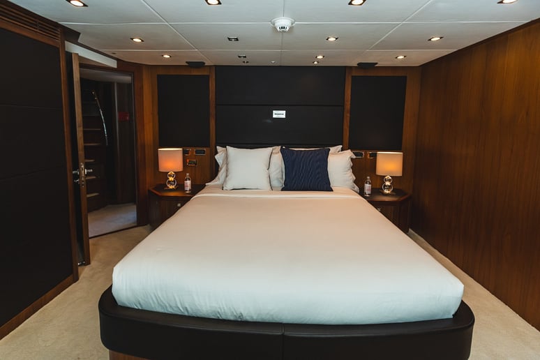 إيجار Sunseeker Lucien 131 قدم (40m) زورق قوي فيدبي هاربر في دبي 10