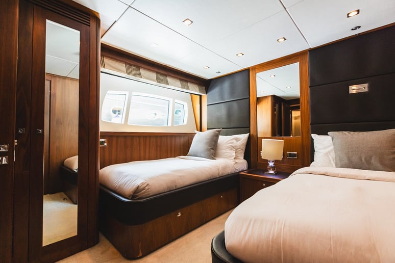 إيجار Sunseeker Lucien 131 قدم (40m) زورق قوي فيدبي هاربر في دبي 11
