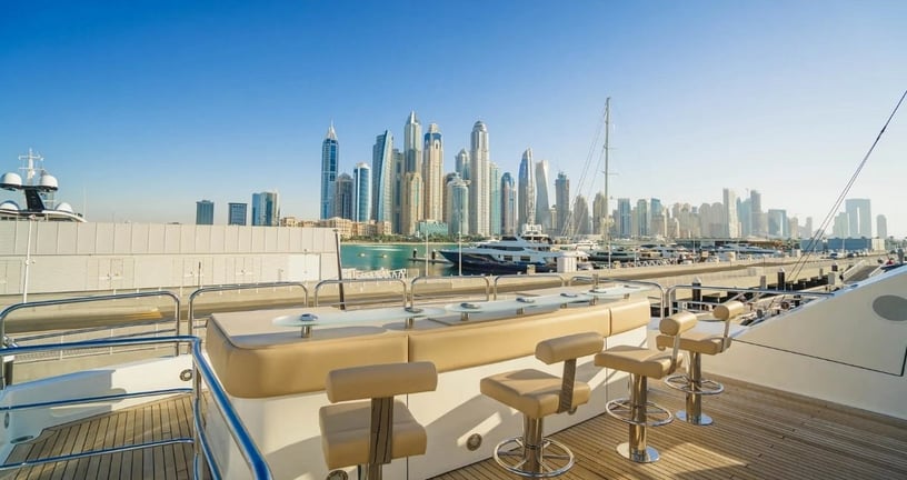 إيجار Sunseeker Lucien 131 قدم (40m) زورق قوي فيدبي هاربر في دبي 3
