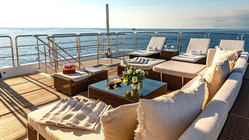 إيجار M/Y Behike 140 قدم (43m) زورق قوي فيدبي هاربر في دبي 4