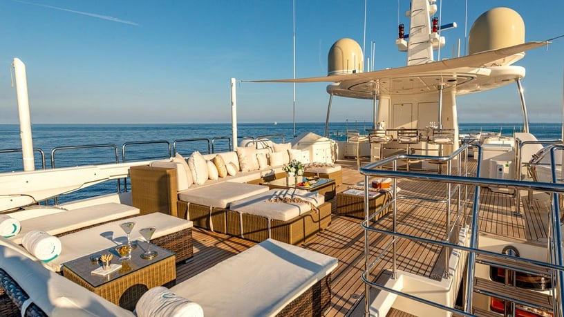 إيجار M/Y Behike 140 قدم (43m) زورق قوي فيدبي هاربر في دبي 5