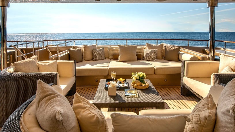 إيجار M/Y Behike 140 قدم (43m) زورق قوي فيدبي هاربر في دبي 6