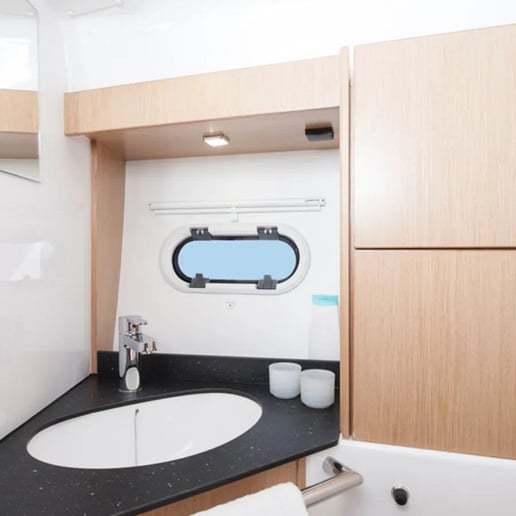 Dubai'de kiralık Nora 33 ft (11m) Motorlu tekne - Dubai Harbour 11