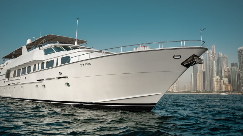 在迪拜 租 Hatteras Poseidon 118 英尺 (36m) 动力船 在迪拜港 2