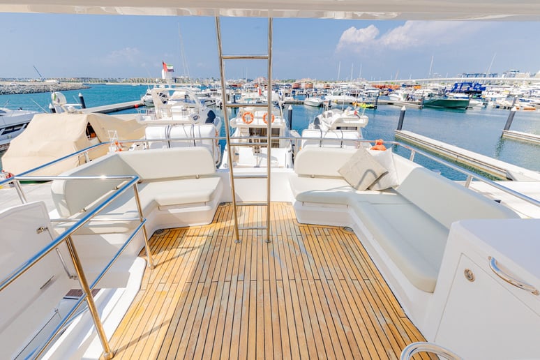 Dubai'de kiralık Sky Walker Reno 62 ft (19m) Motorlu tekne - Dubai Harbour 17