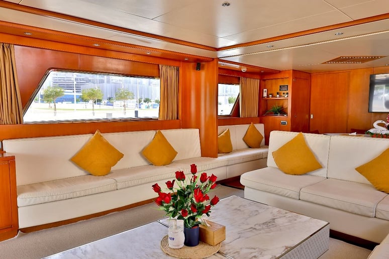 Dubai'de kiralık San Lorenzo 82 ft (25m) Motorlu tekne - Dubai Harbour 3