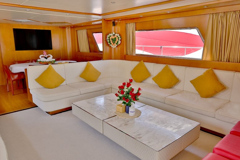Dubai'de kiralık San Lorenzo 82 ft (25m) Motorlu tekne - Dubai Harbour 5