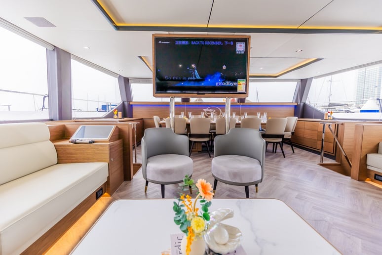在迪拜 租 Sky Walker Aquila 60 英尺 (19m) 双体船 在迪拜港 3