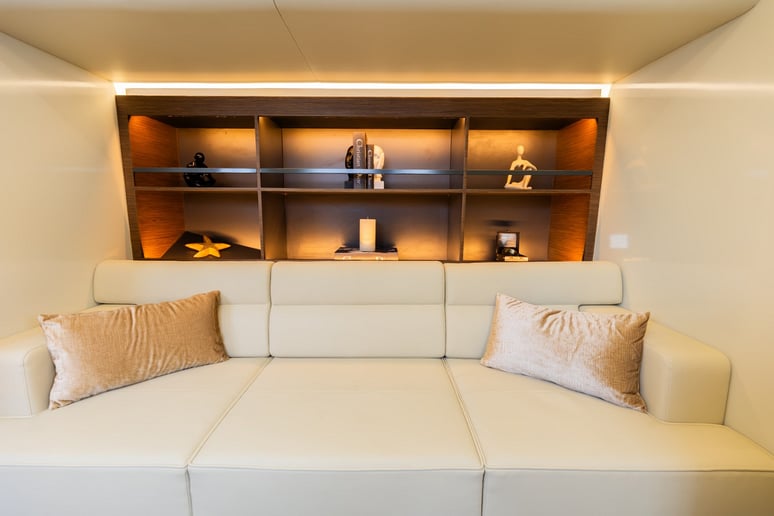 在迪拜 租 Sky Walker Aquila 60 英尺 (19m) 双体船 在迪拜港 17