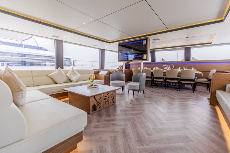 在迪拜 租 Sky Walker Aquila 60 英尺 (19m) 双体船 在迪拜港 5