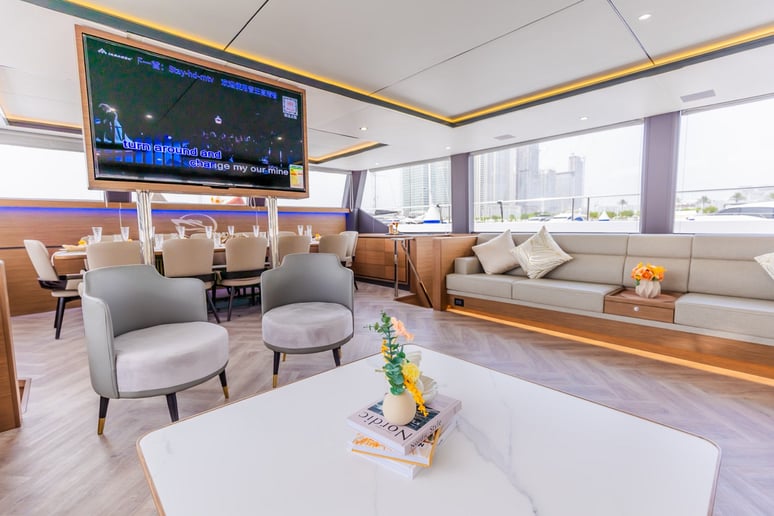 在迪拜 租 Sky Walker Aquila 60 英尺 (19m) 双体船 在迪拜港 19