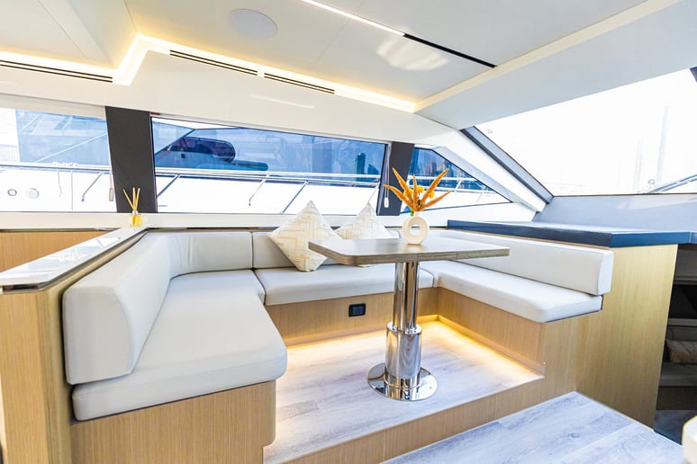 Sky Walker Ebb 52 футов (16m) Моторная лодка в Dubai Harbour для аренды в Дубай