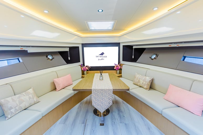 Motorboot Sky Walker Fin 52 ft (16m) in Dubai Harbour te huur in Dubai 7