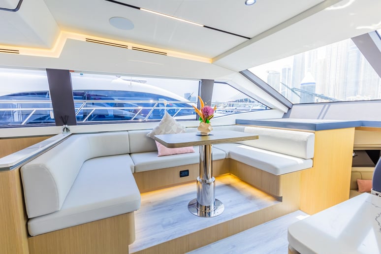 Motorboot Sky Walker Fin 52 ft (16m) in Dubai Harbour te huur in Dubai 6