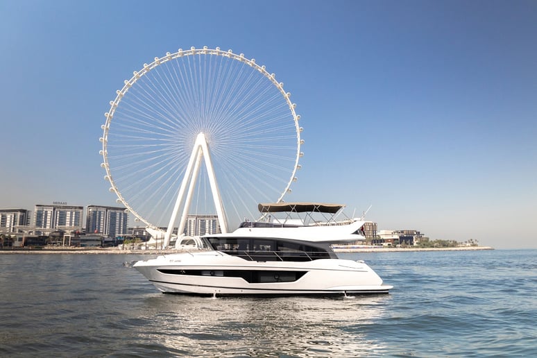 Sky Walker Fly X53 Sport 53 футов (17m) Моторная лодка в Dubai Harbour для аренды в Дубай