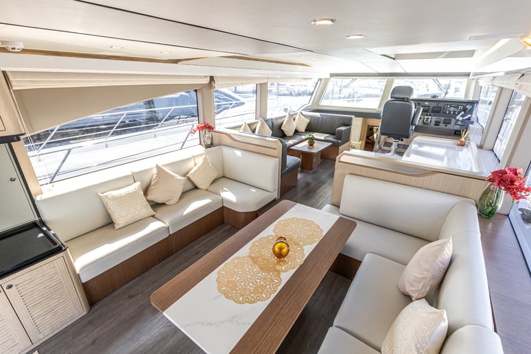 Sky Walker Fly X53 Sport 53 футов (17m) Моторная лодка в Dubai Harbour для аренды в Дубай 8