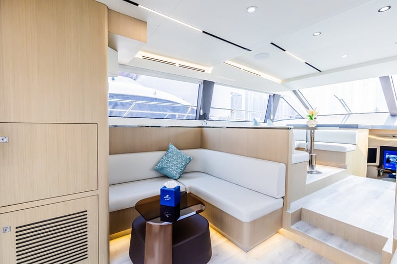Sky Walker Lee 52 ft (16m) Power boat in Dubai Harbour for rent in Dubai