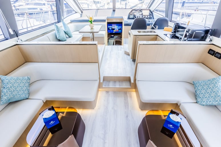 Sky Walker Lee 52 ft (16m) Power boat in Dubai Harbour for rent in Dubai 2