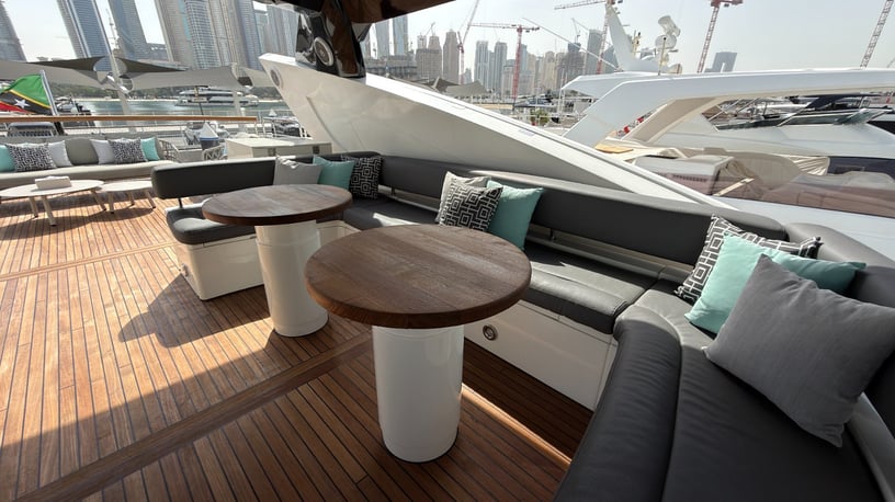 Sunseeker Aarna 90 футов (28m) Моторная лодка в Dubai Harbour для аренды в Дубай 12