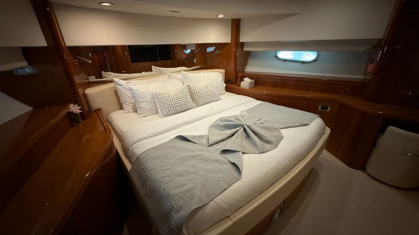 Sunseeker Aarna 90 футов (28m) Моторная лодка в Dubai Harbour для аренды в Дубай 2