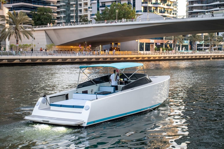 Van Dutch Connect 40 ft (13m) Bateau &agrave; moteur &agrave; Dubai Harbour &agrave; louer &agrave; Duba&iuml; 2