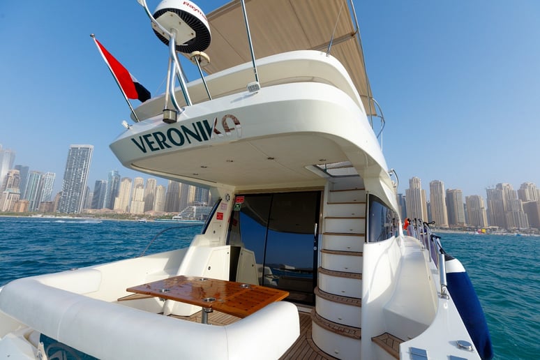إيجار Numarine Veronika 55 قدم (17m) زورق قوي فيدبي هاربر في دبي 7