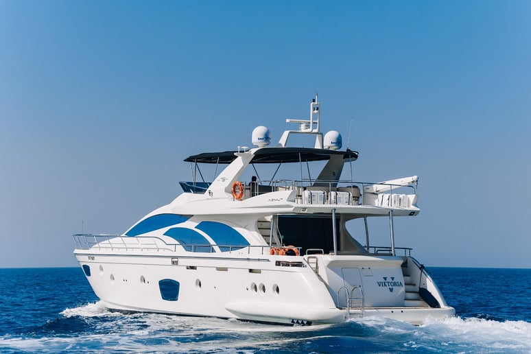 Dubai'de kiralık Azimut Viktoria 75 ft (23m) Motorlu tekne - Dubai Harbour