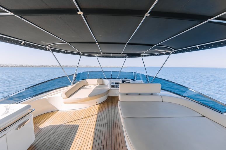 Dubai'de kiralık Azimut Viktoria 75 ft (23m) Motorlu tekne - Dubai Harbour 4