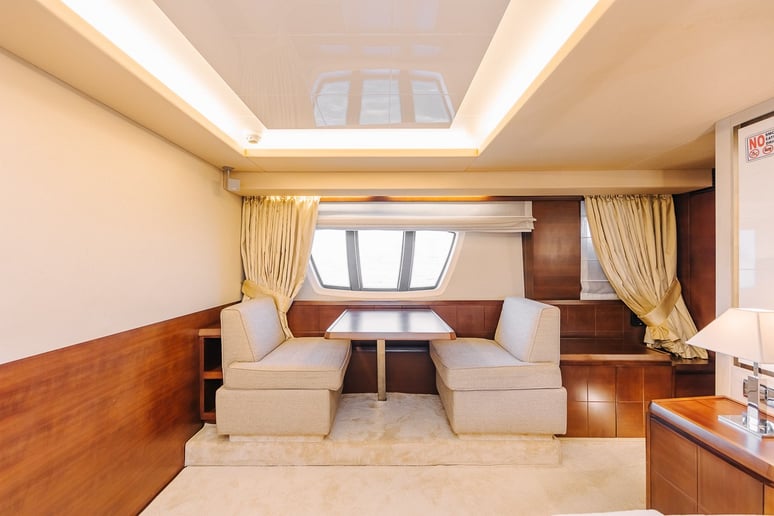 Dubai'de kiralık Azimut Viktoria 75 ft (23m) Motorlu tekne - Dubai Harbour 11