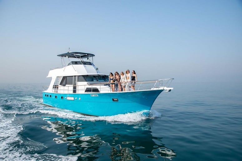 Vogue Hatteras 64 ft (20m) Power boat in Dubai Harbour for rent in Dubai