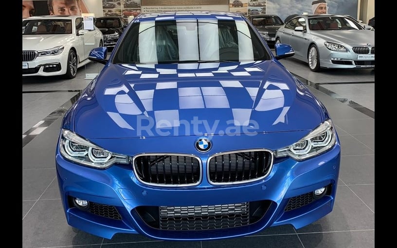 BMW 3 SERIES (Bleue), 2019 à louer à Dubai