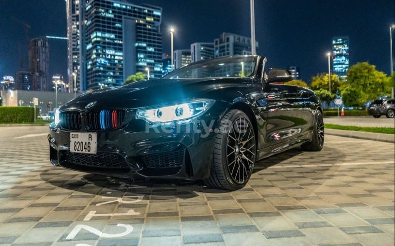 BMW 4 Series (Noir), 2018 à louer à Dubai
