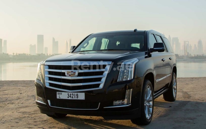 Cadillac Escalade (Noir), 2020 à louer à Dubai