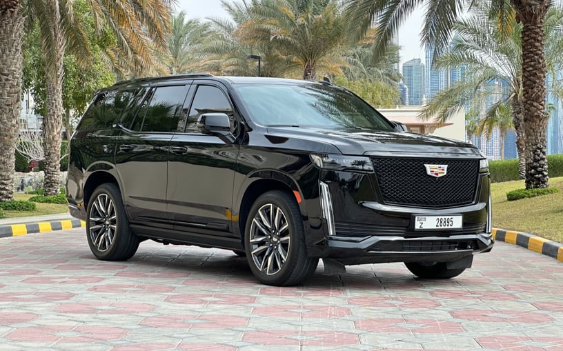 Cadillac Escalade (Negro), 2023 para alquiler en Dub&aacute;i