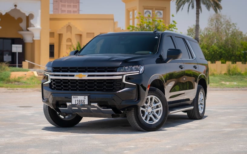 Chevrolet Tahoe (Zwart), 2024 te huur in Ras Al Khaimah