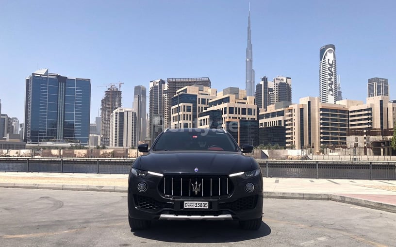 Maserati Levante (Negro), 2019 para alquiler en Dubai