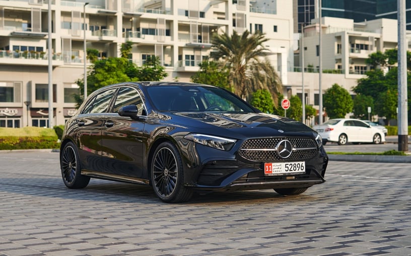 Mercedes A200 (Negro), 2024 para alquiler en Abu-Dhabi