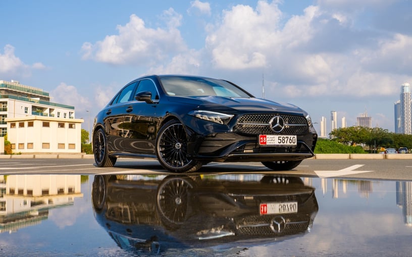 Mercedes A200 (Negro), 2024 para alquiler en Abu-Dhabi