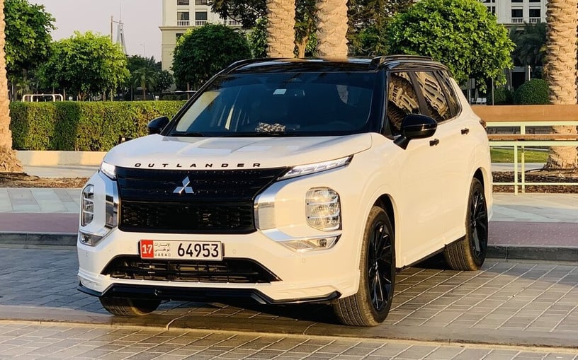 Mitsubishi Outlander (Wit), 2025 te huur in Dubai