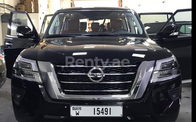 在迪拜 租 Nissan Patrol  V6 Titanium (黑色), 2021